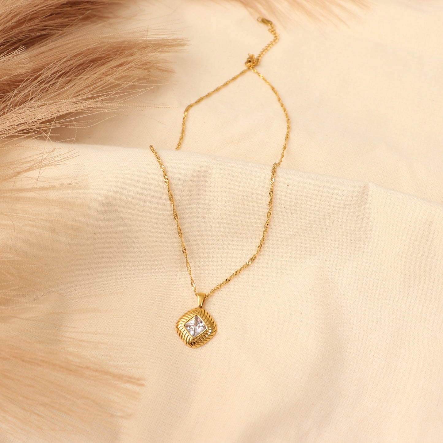 Alice Necklace